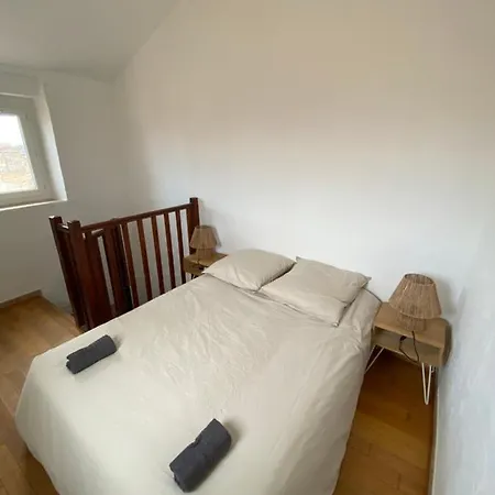 Apartament Duplex De Charme Avec Terrasses Nîmes