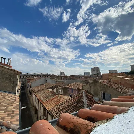 Apartament Duplex De Charme Avec Terrasses Nîmes